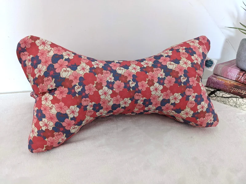 Os de lecture - Confort et support de lecture - Coton BIO - Motifs fleurs de cerisiers roses et bleues BLOOM
