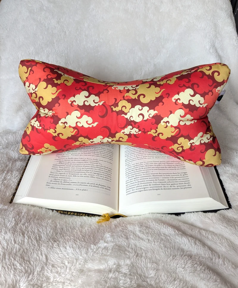 Os de lecture - Confort et support de lecture - Coton BIO - Motifs nuages oranges, rouges KUMO