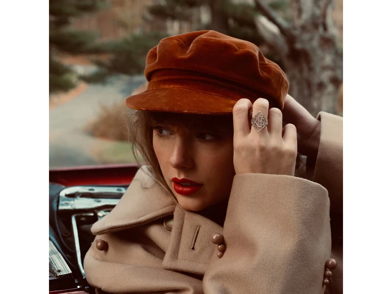TAYLOR SWIFT - RED (TAYLOR VERSION)