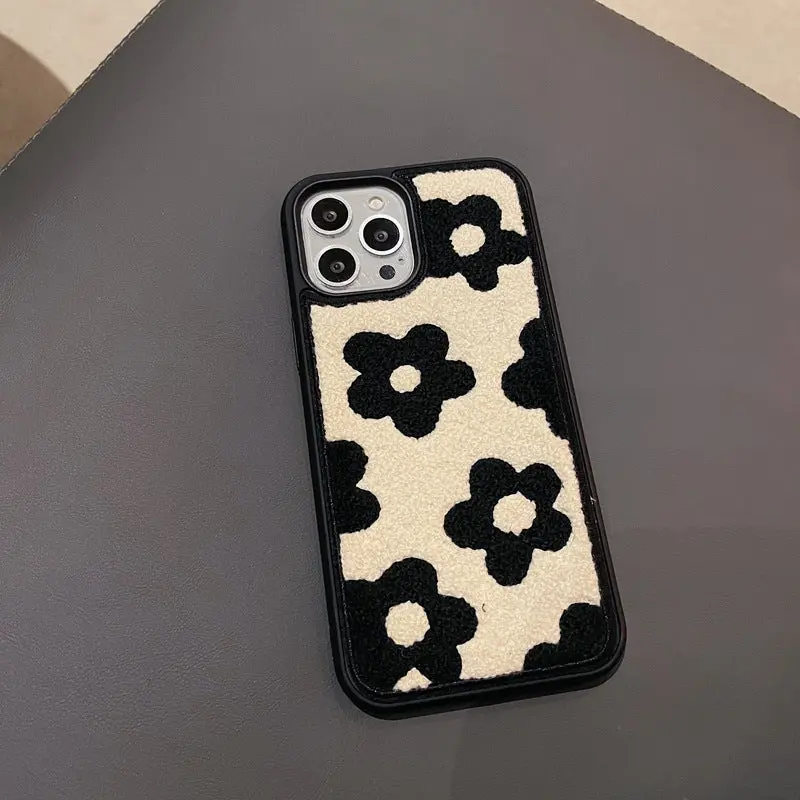 Coque de Téléphone Fleurie PLUSHY